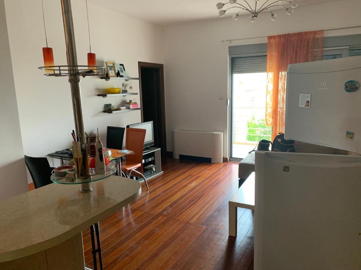 Apartment With Swimmingpool, Seaview And Large Terrace, 1St Floor, Min 2 Persons Dobrota Eksteriør bilde