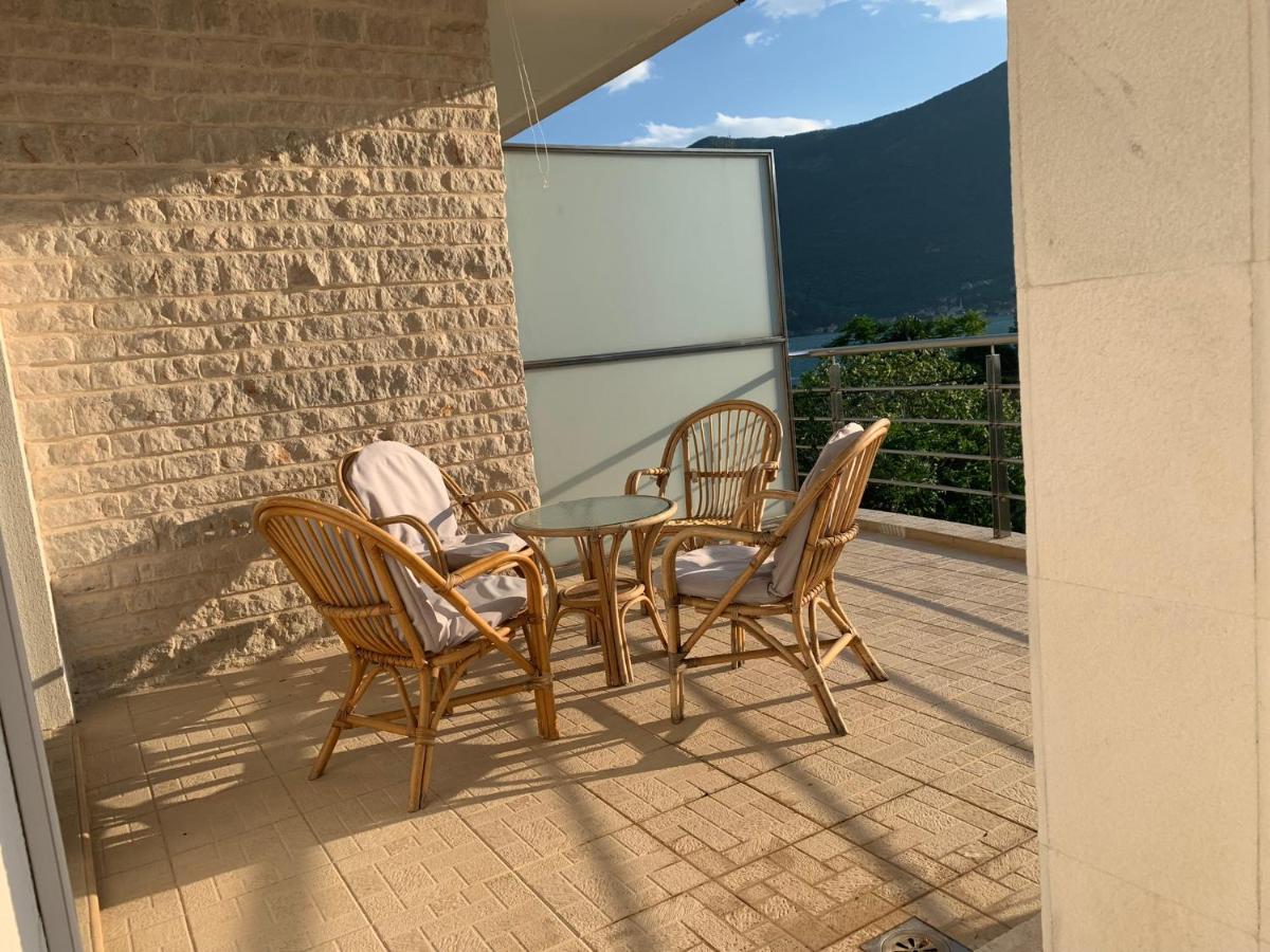 Apartment With Swimmingpool, Seaview And Large Terrace, 1St Floor, Min 2 Persons Dobrota Eksteriør bilde